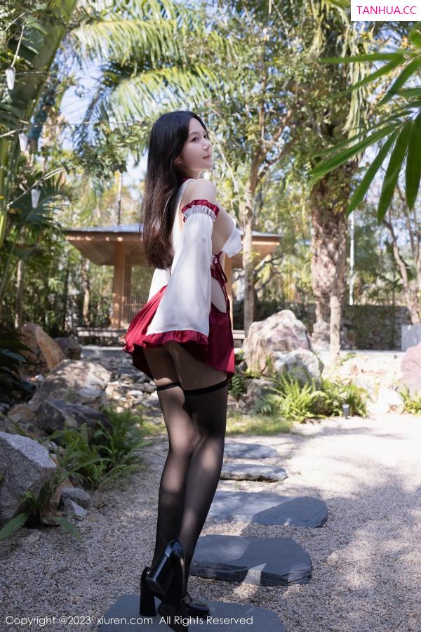 鱼子酱fish  [XiuRen]高清写真图 2023.04.14 No.6579 鱼子酱Fish 黑丝美腿第26张图片